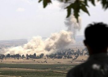 Siria condena evacuación criminal de Cascos Blancos por Israel