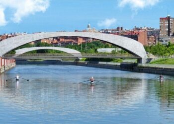 Asociaciones vecinales de Arganzuela, Carabanchel y Usera reclaman la apertura inmediata de la compuerta 9 del Manzanares para mantener el proceso de renaturalización del río