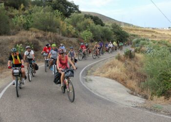 Concentración ciclista para pedir más protección para la Sierra de Guadarrama