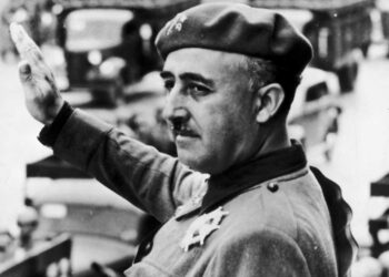 En Marea reclama a aplicación da Lei de Memoria Histórica e a retirada dos títulos nobiliarios á familia Franco