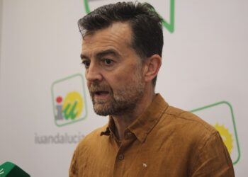 Antonio Maíllo ve «gaseosos» los resultados de la reunión de Díaz y Sánchez y lamenta que no se haya puesto fecha al acuerdo de financiación