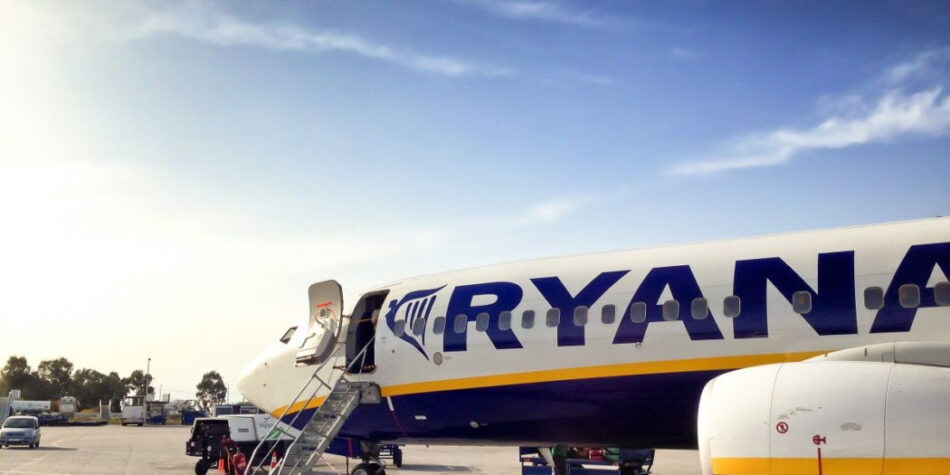 IU Exterior muestra su solidaridad con el personal de cabina de Ryanair y felicita a sus trabajadores y trabajadoras por el éxito de la huelga