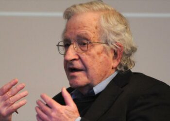 Noam Chomsky: Estados Unidos e Israel piensan en atacar a Irán