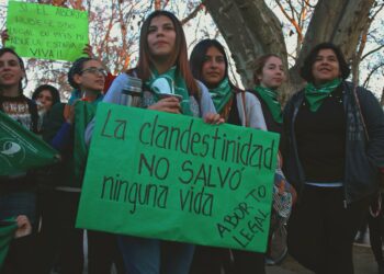 Muere una joven en Argentina tras practicarse aborto clandestino a dos días de la votación para su legalización en el Senado