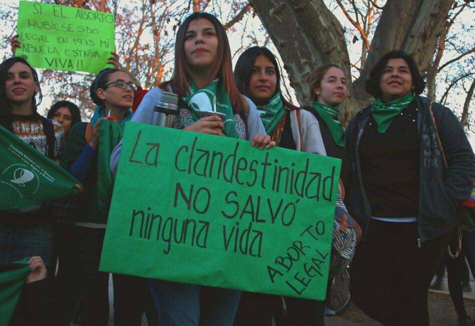 Muere una joven en Argentina tras practicarse aborto clandestino a dos días de la votación para su legalización en el Senado