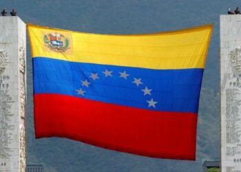 ¿Qué representan las 8 estrellas en la bandera de Venezuela?