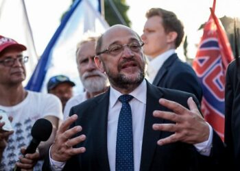 Martin Schulz visita a Lula en la cárcel en Brasil