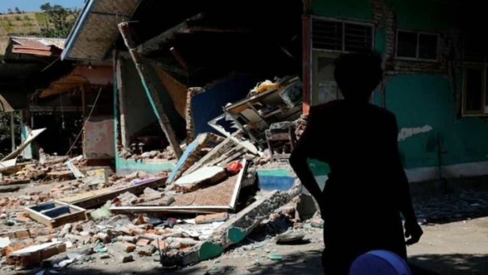 Un terremoto de magnitud 7 sacude Indonesia causando al menos 91 muertes