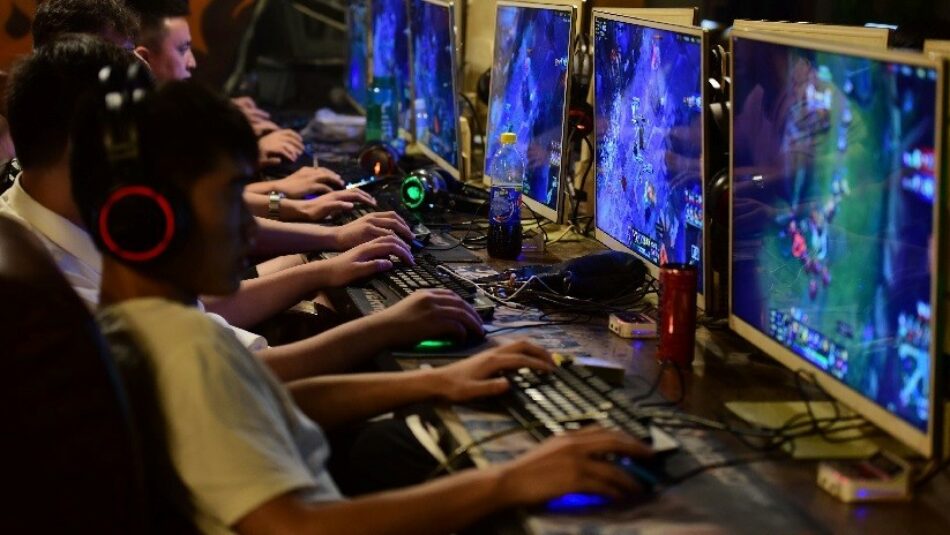 China planea regular el número de videojuegos para proteger la vista de los menores