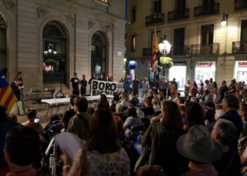 Catalunya: Independentistas vuelven a ocupar la Plaza Sant Jaume