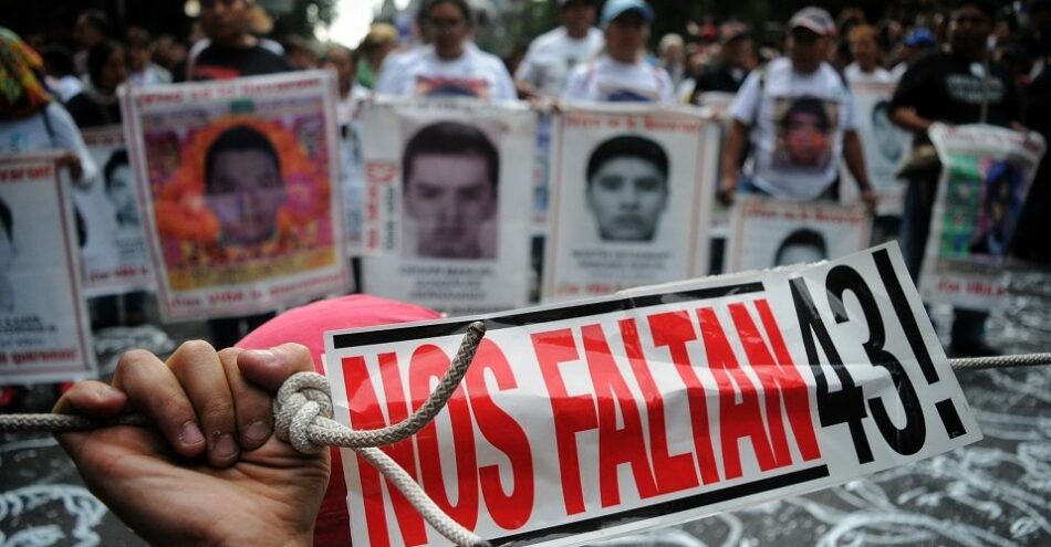 CGT manifiesta su repulsa a las desapariciones forzosas en el 4º aniversario de la desaparición de los 43 estudiantes de Ayotzinapa
