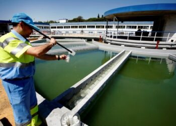 IU Sevilla denuncia que Espadas quiere subir “de tapadillo” la tarifa del agua en un 3,8 por ciento