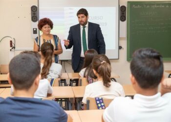 STERM Intersindical califica de electoralismo vacío el anuncio de plazas bilingües en los colegios de la región de Murcia