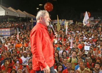 Pese al fallo del TSE, el PT anuncia que usará todos los medios para que Lula sea candidato