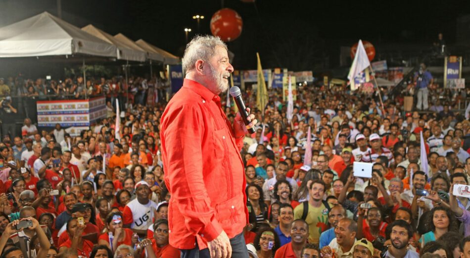 Pese al fallo del TSE, el PT anuncia que usará todos los medios para que Lula sea candidato