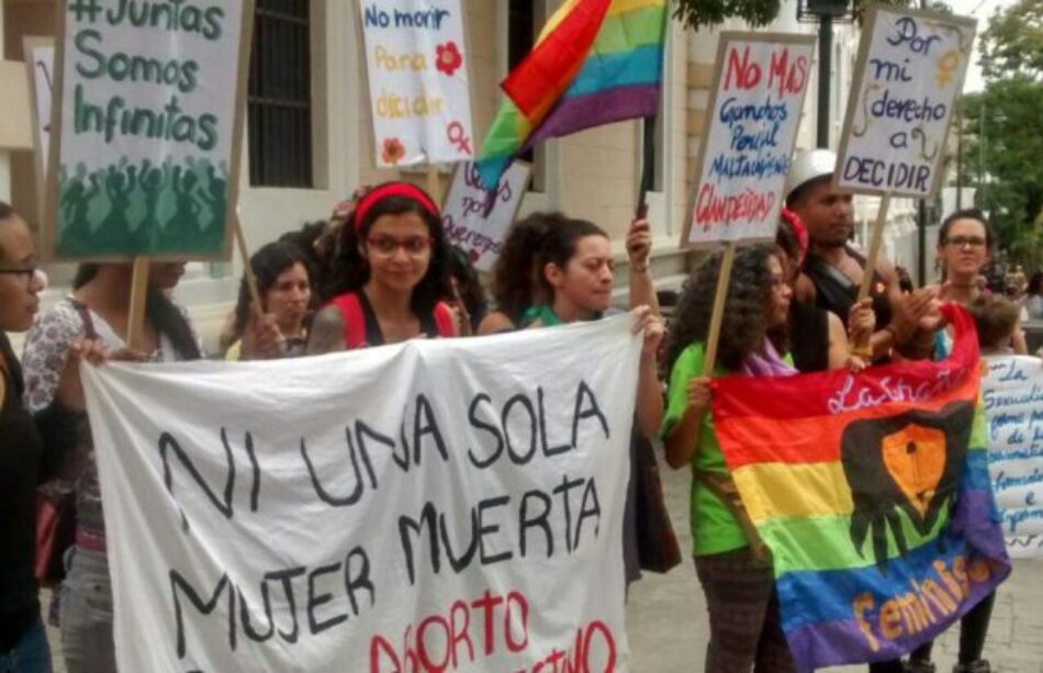 ALBA Movimientos-Declaración: Pañuelos verdes ondean en toda NuestraAmérica