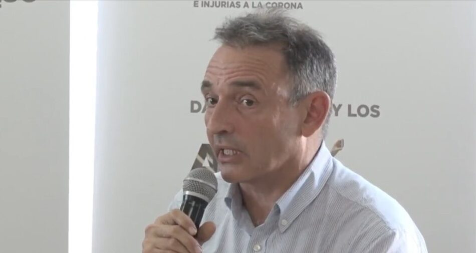 Enrique Santiago de “seria, rigurosa y bien trabajada” la propuesta económica trasladada al Gobierno