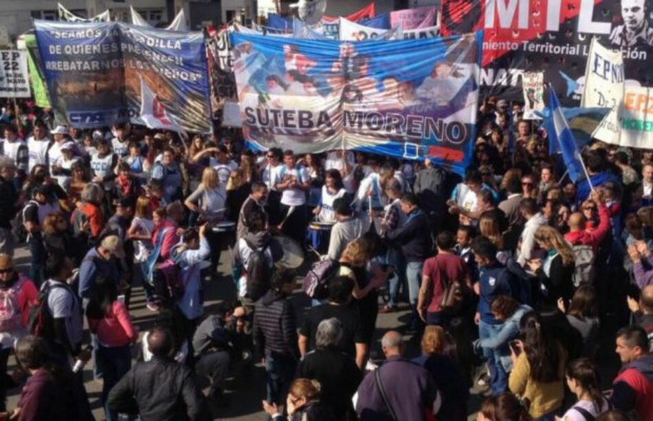 Movilizaciones multitudinarias para condenar el secuestro de una profesora en Moreno, Argentina