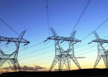 18.000 millones en subvenciones opacas a las energías sucias que pagamos en la factura de la luz