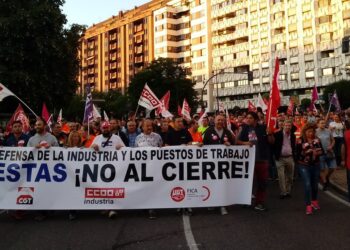 Miles de personas salen a las calles en León para protestas contra el cierre de Vestas