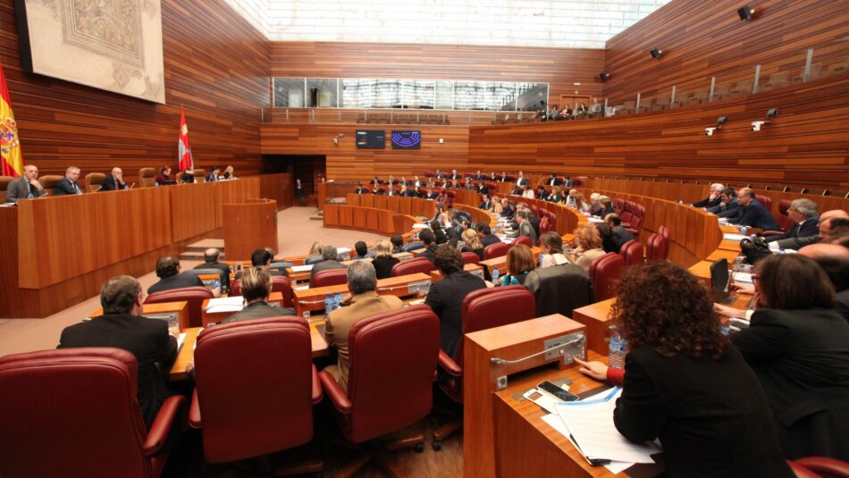 Las Cortes de Castilla y León exigen la intervención de la CNMC para aclarar las causas de los elevados precios de la luz