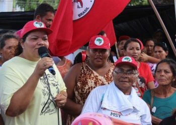 Débora Nunes: “Declaraciones de Bolsonaro sobre MST y reforma agraria, son de explícita violencia”
