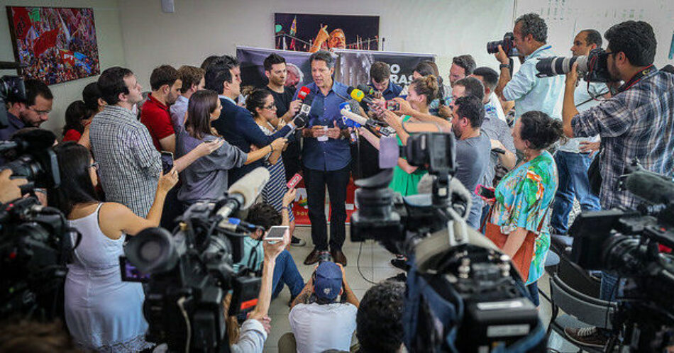 Haddad con 43% y Bolsonaro con 41% llegarían a segunda vuelta en Brasil, señala IBOPE