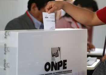 Perú celebra sus elecciones regionales atravesadas por la crisis política