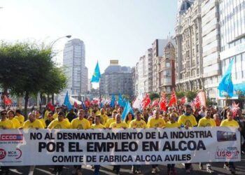 Izquierda Unida exige en el Parlamento Europeo que la multinacional Alcoa “retire el expediente de cierre” de sus plantas en Avilés y A Coruña