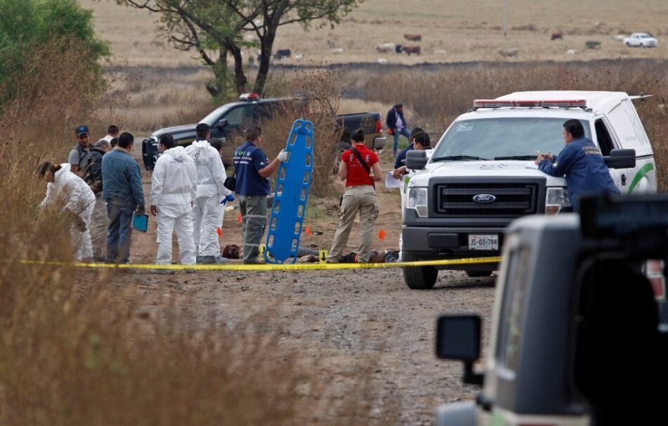 Hallan 6 cadáveres en un terreno baldío en Jalisco, México
