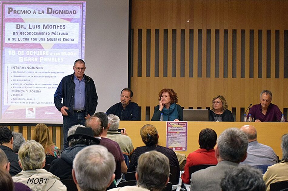 Premian al doctor Montes por su lucha en defensa de la sanidad pública y el derecho a morir dignamente