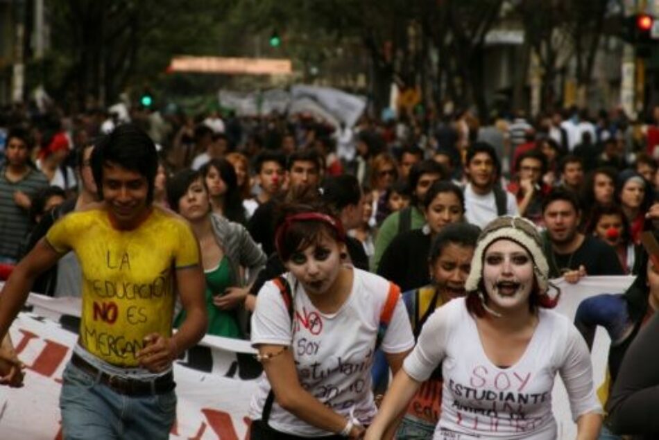Universitarios de Colombia marchan por la educación de su país