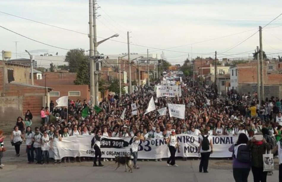 Encuentro Plurinacional de Mujeres: Decenas de miles marcharon por las calles de Trelew (Argentina)