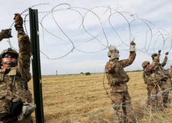 Unos 200 “milicianos” armados se dirigen a la frontera sur de EE.UU. para impedir la “invasión”