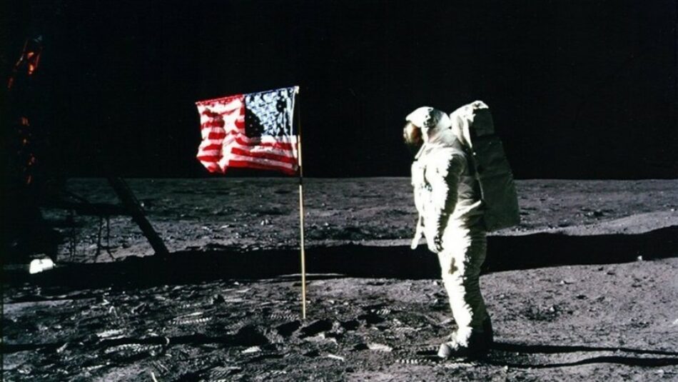 «Los cosmonautas rusos comprobarán si los estadounidenses realmente llegaron a la Luna»