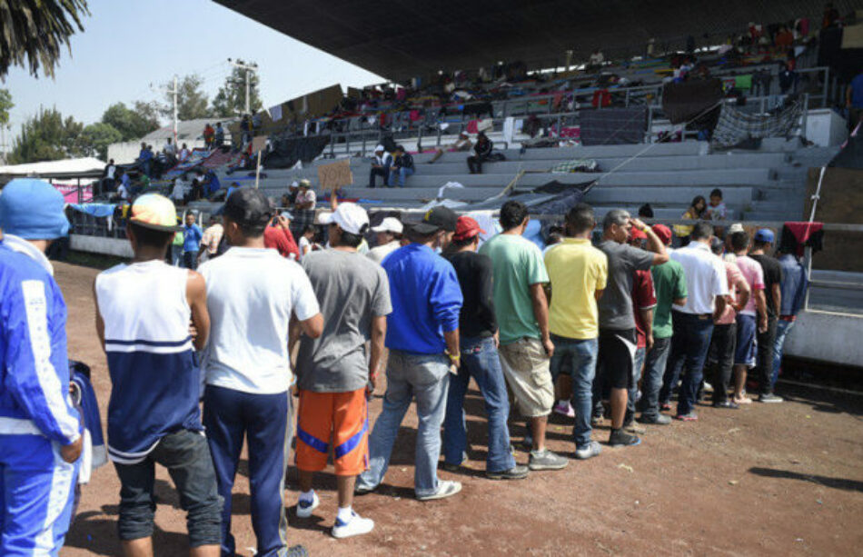 Voces de la caravana migratoria: La dictadura y la injerencia de EE.UU. están detrás del éxodo en Honduras