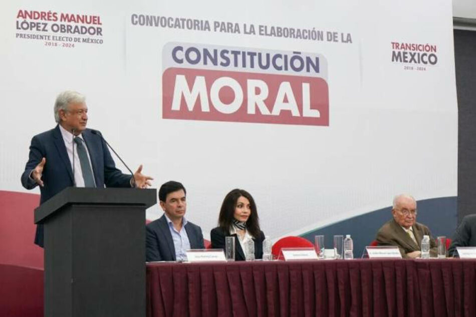 Andrés Manuel López Obrador, presidente electo de México, presenta su proyecto para elaborar una Constitución Moral