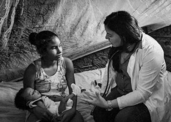 Sin los médicos cubanos nos quitan la vida, afirma cacique brasileño