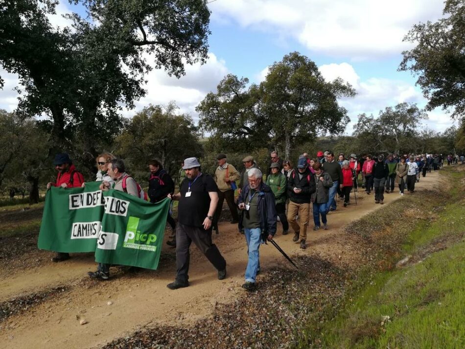 Colectivos Ecologistas y Podemos denuncian en el Parlamento Europeo la usurpación de caminos públicos en Andalucía