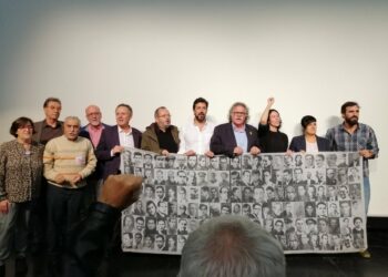 Asociaciones memorialistas y dirigentes políticos mostraron su rechazo al traslado de los restos del dictador a la Almudena en un acto multitudinario en el Auditorio Marcelino Camacho