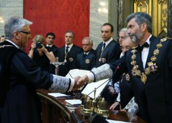 Alberto Garzón llama a movilizarse tras la decisión del Supremo sobre las hipotecas por la “situación de desprestigio en la que queda la justicia y el chantaje inaceptable de la banca”