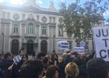 CGT condena la falsa separación de poderes en un Estado “democrático” que obedece a quien le paga