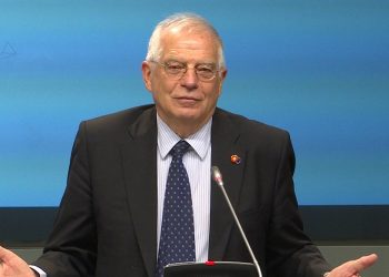 Alberto Garzón registra una iniciativa para que el Gobierno de Sánchez se pronuncie oficialmente sobre si “piensa mantener en el cargo de ministro al señor Borrell”