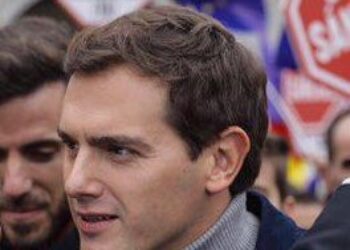 La Asamblea Nacional Andaluza declara “persona no grata” a Albert Rivera
