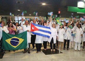 Ante la retirada de la misión médica cubana de Brasil