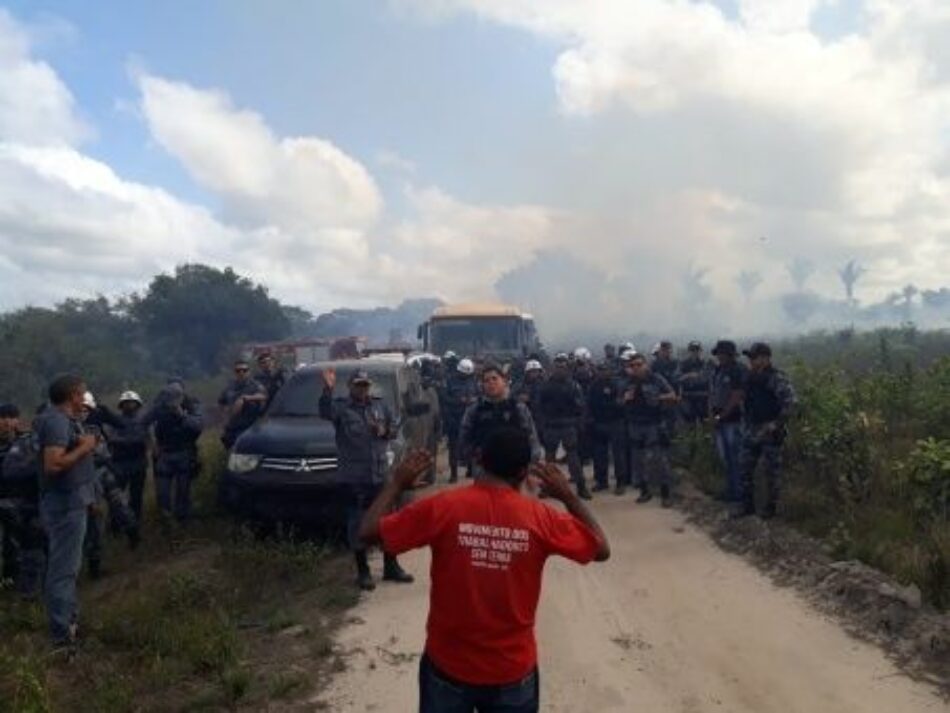Policía militar de Brasil ejecuta desalojos de familias en territorios ocupados durante años
