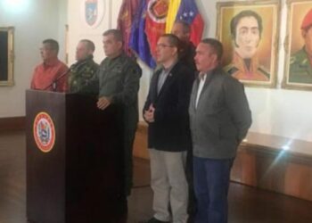 Venezuela: Capturados 9 paramilitares colombianos e incautadas armas de guerra en Amazonas