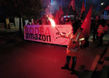 Masiva manifestación en San Fernando de Henares ante los abusos laborales de Amazon