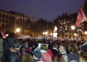 Masiva concentración frente al Tribunal Supremo tras la escandalosa sentencia de los impuestos hipotecarios