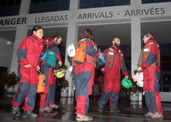 Activistas de Greenpeace liberados en Algeciras después de 33 horas retenidos tras el abordaje de un barco cargado con aceite de palma